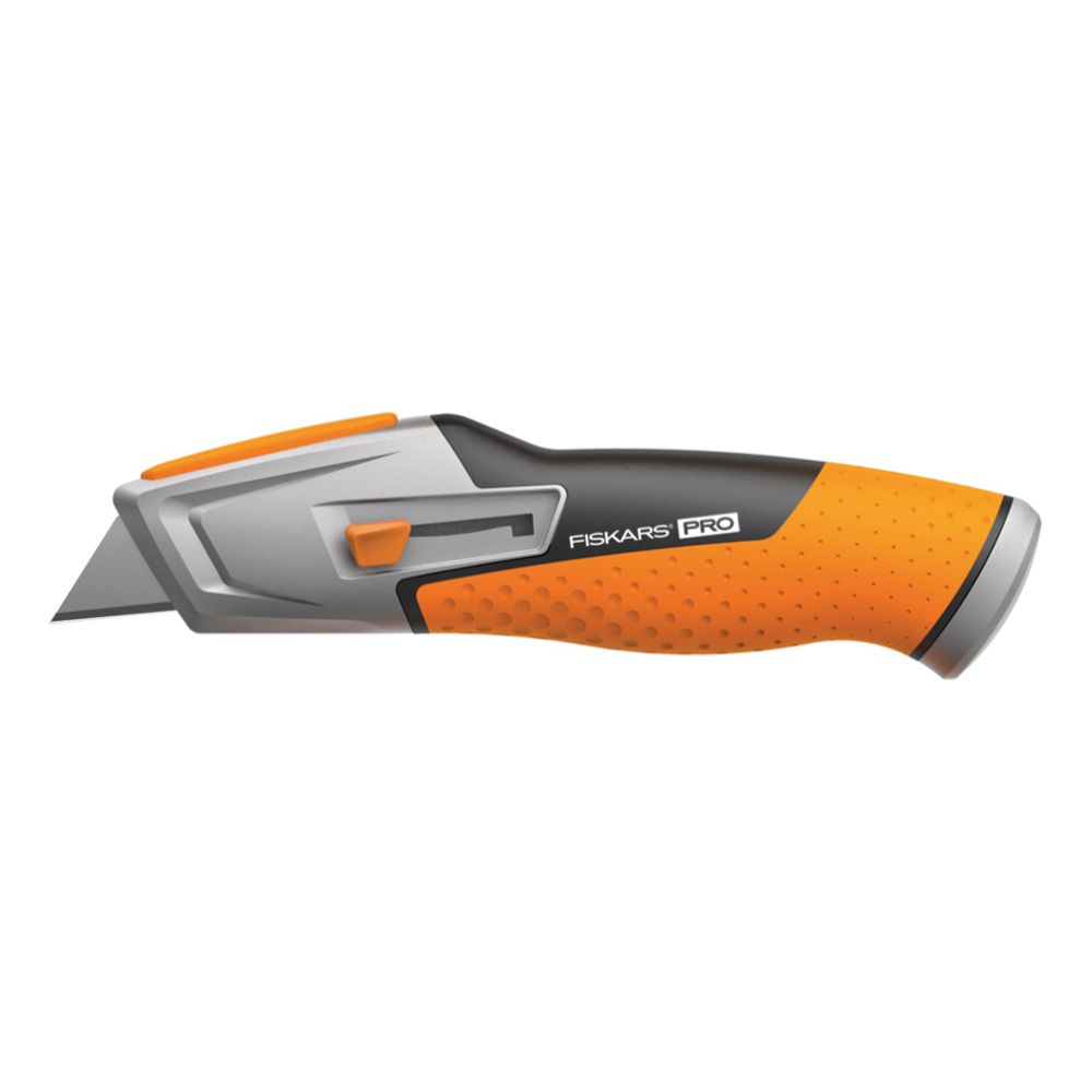 Fiskars Pro CarbonMax sissetõmmatava teraga vaibanuga