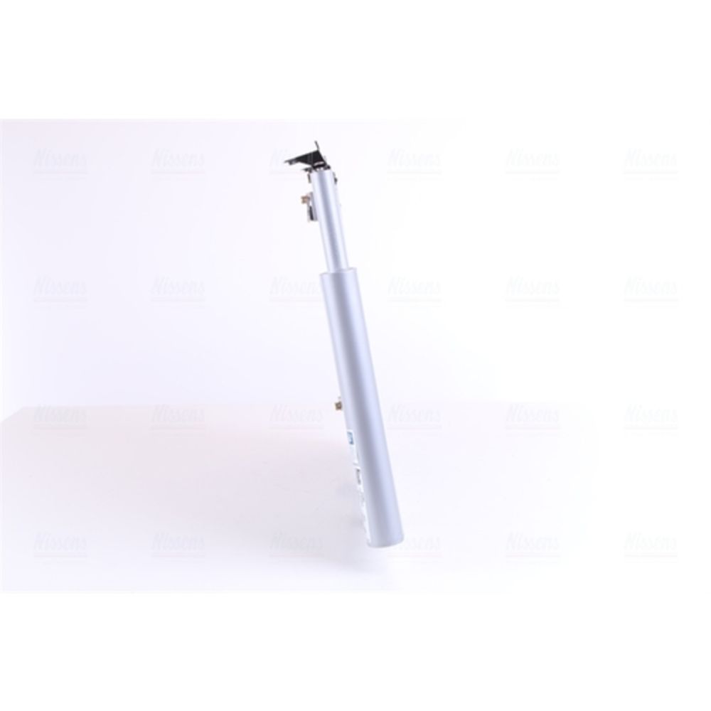 Ilmastointilaitteen lauhdutin 30-00163