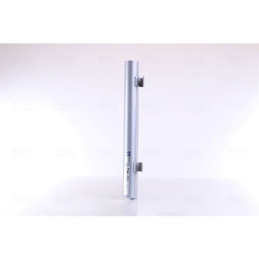 Ilmastointilaitteen lauhdutin 30-04033