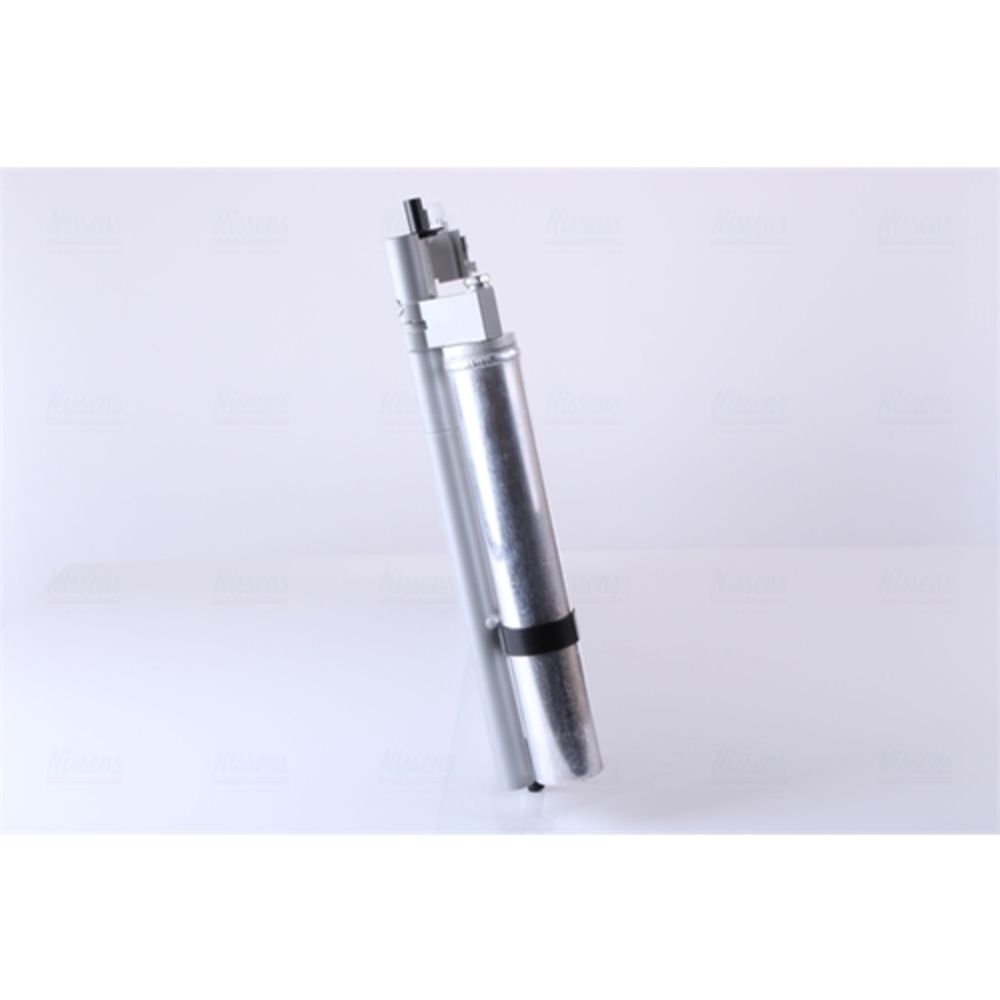 Ilmastointilaitteen lauhdutin 30-04029