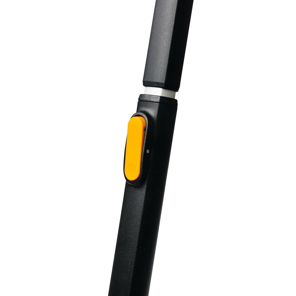 Fiskars X-series-lumiharja ja jääraappa teleskooppivarrella