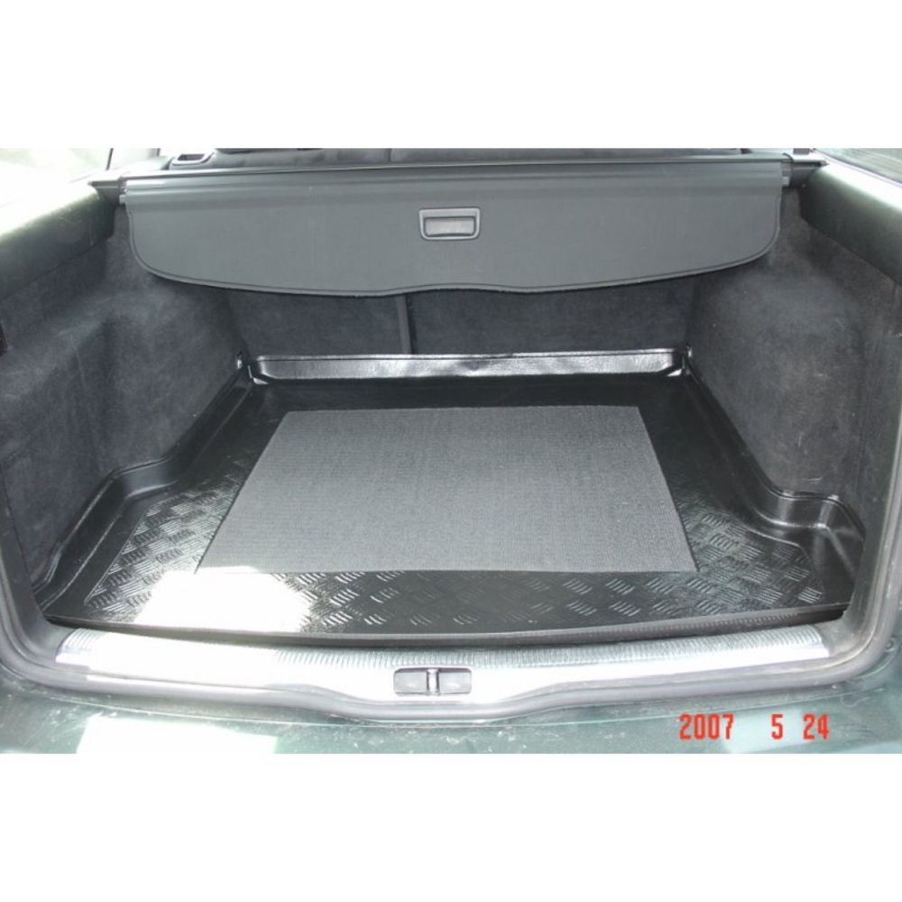 Tavaratilamatto Passat-Variant 01-06