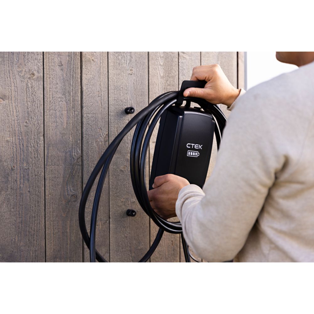 CTEK Njord Go sähköauton latausasema seinätelineellä 11 kW