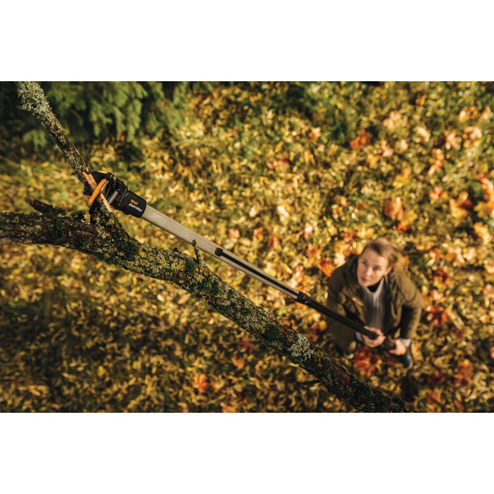 Fiskars PowerGear X teleskooppileikkuri UPX86 + saha