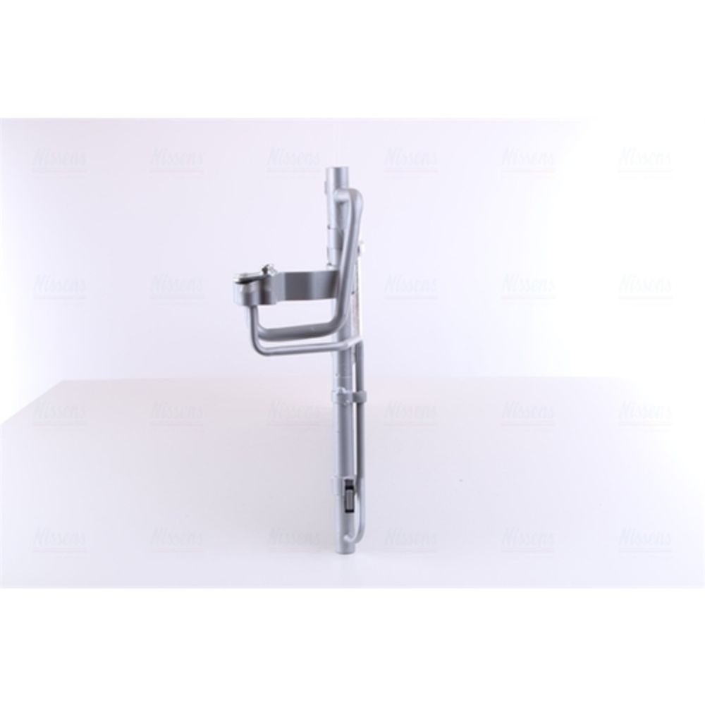 Ilmastointilaitteen lauhdutin 30-00536