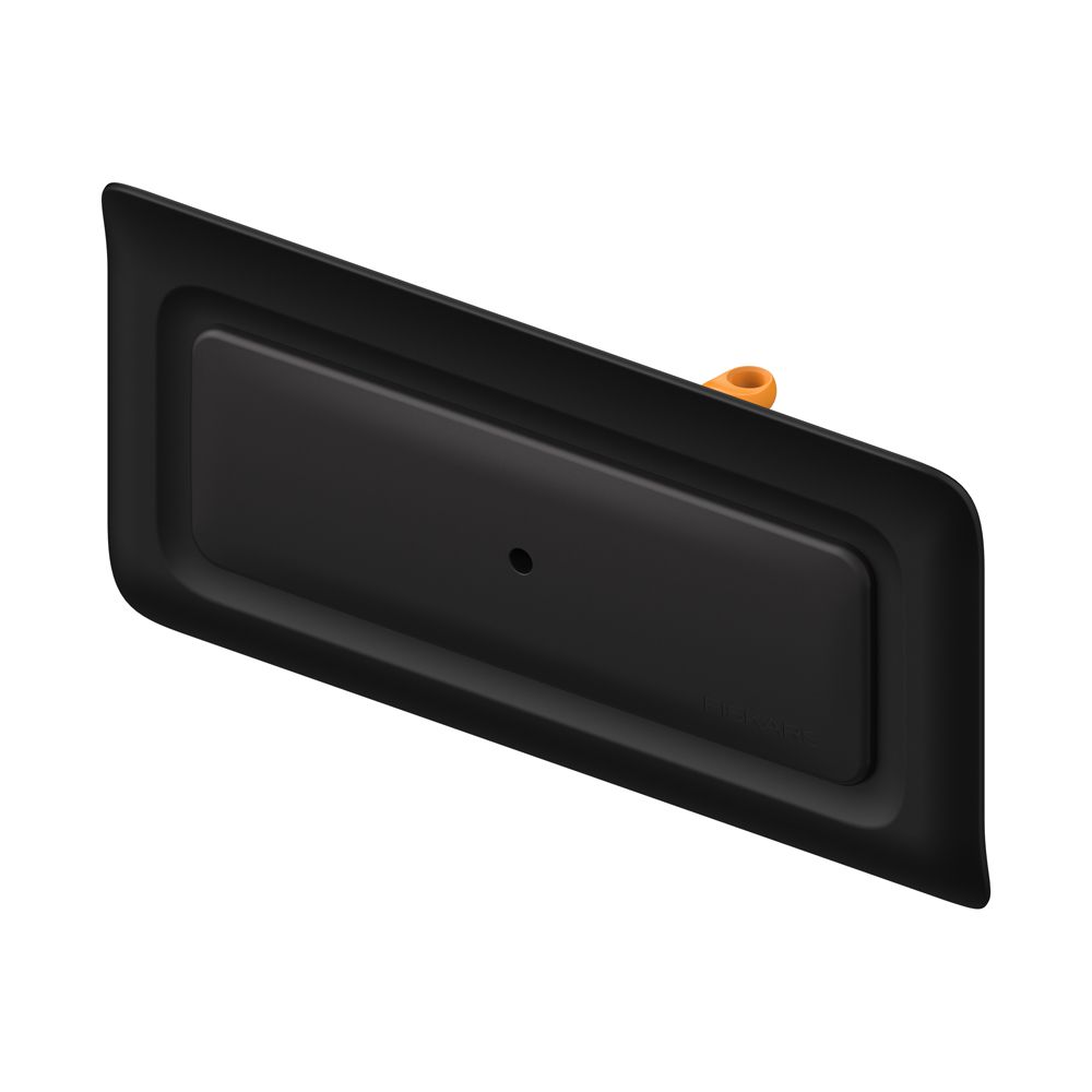 Fiskars OneClick lumepuhastaja päikesepaneelidele