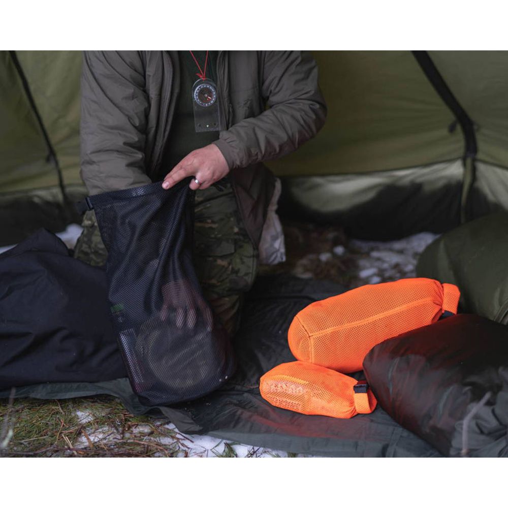 Savotta Rolltop Stuffsack tavarasäkki rullasuuaukolla verkkokangas 40 l oranssi
