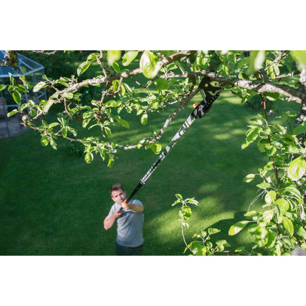 Fiskars PowerGear teleskopisk universalklippare UPN86