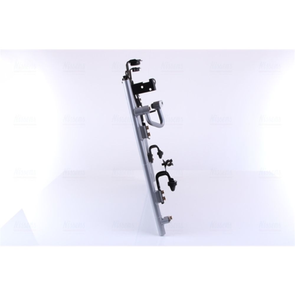 Ilmastointilaitteen lauhdutin 30-00457