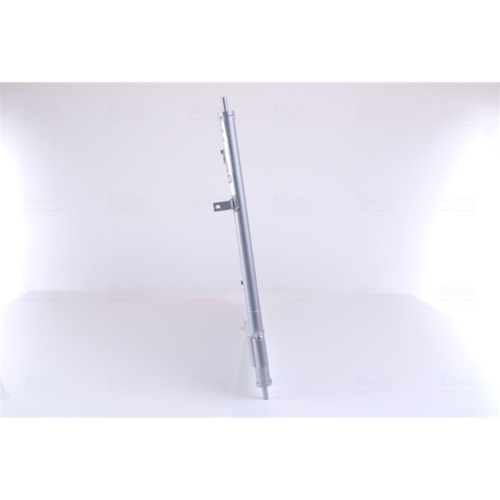 Ilmastointilaitteen lauhdutin 30-04025