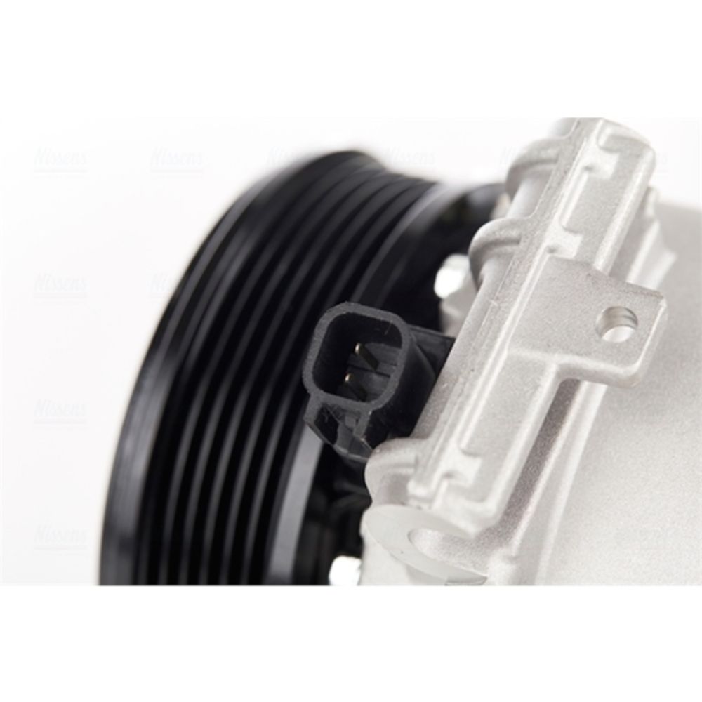 Ilmastointilaitteen kompressori 30-03996