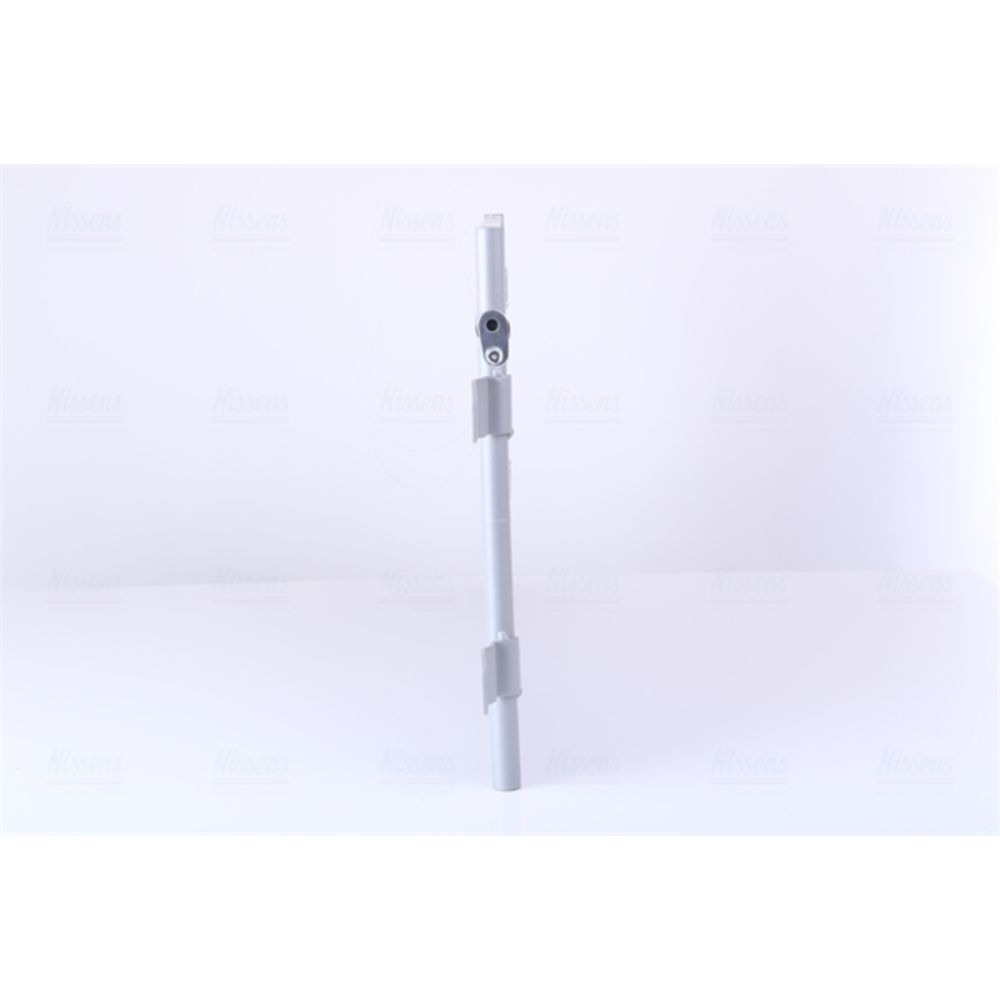 Ilmastointilaitteen lauhdutin 30-04034