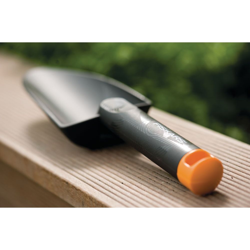 Fiskars Solid planteringsspade bred