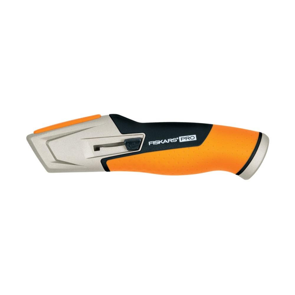 Fiskars Pro CarbonMax sissetõmmatava teraga vaibanuga