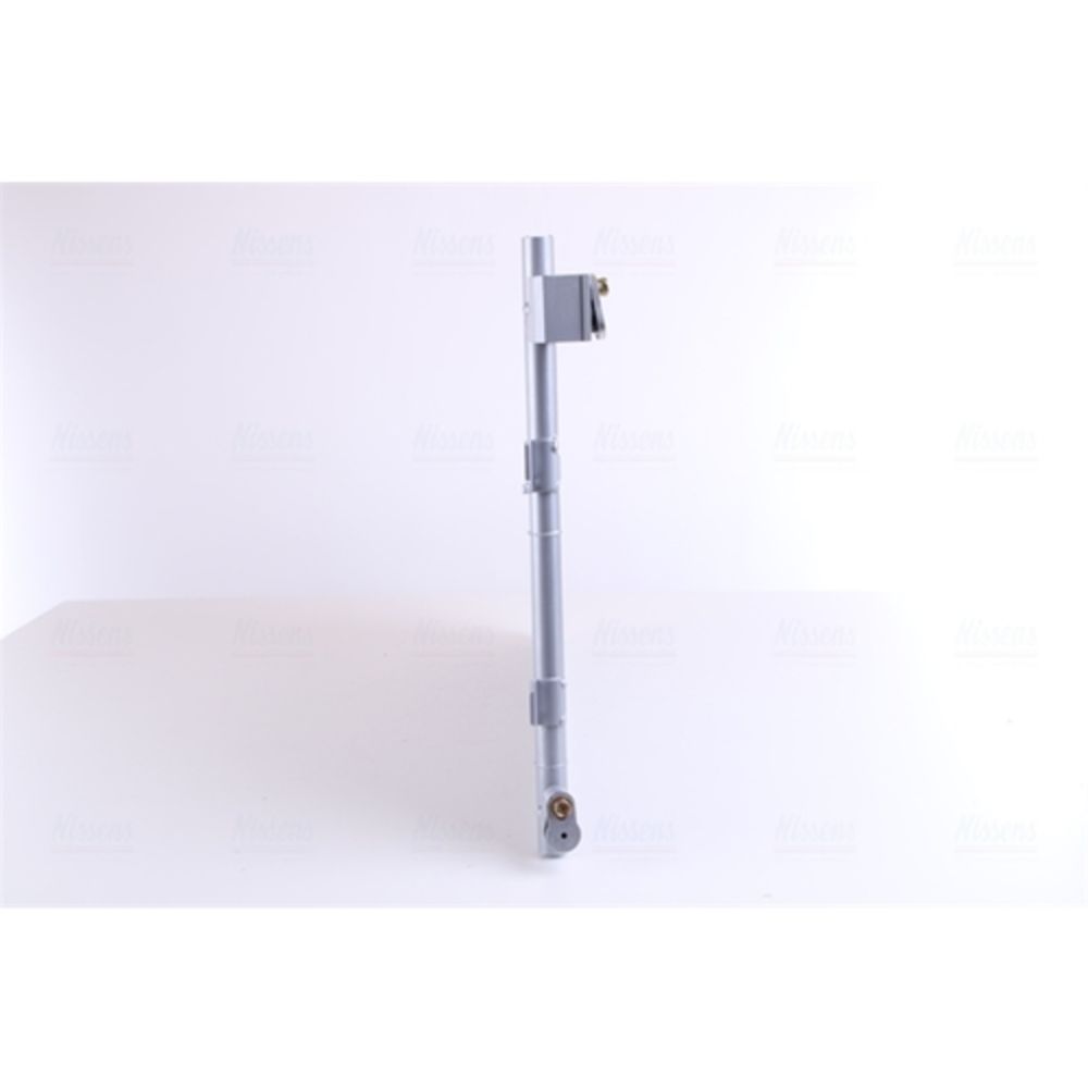 Ilmastointilaitteen lauhdutin 30-04020