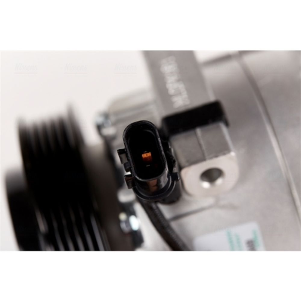 Ilmastointilaitteen kompressori 30-05101