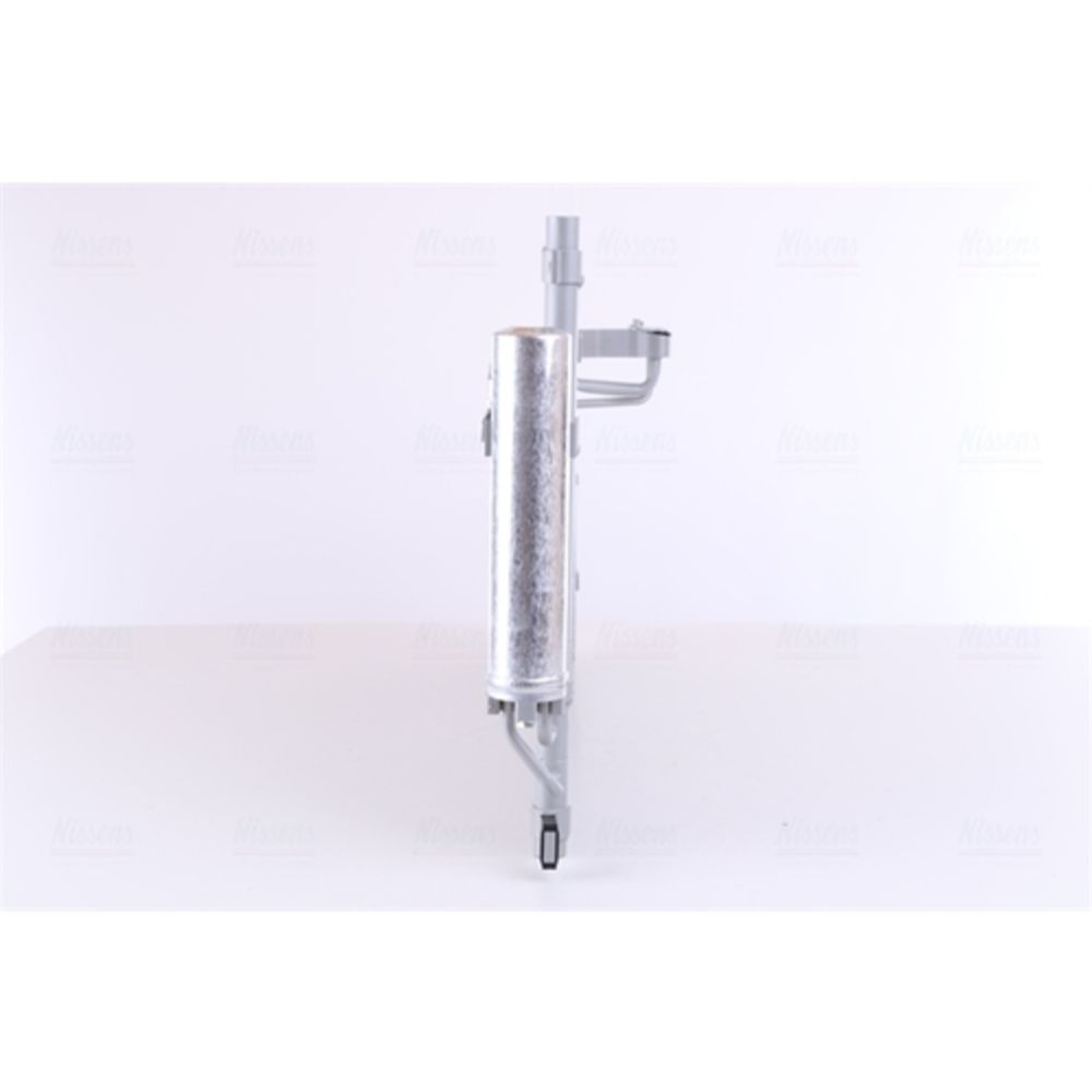 Ilmastointilaitteen lauhdutin 30-00536