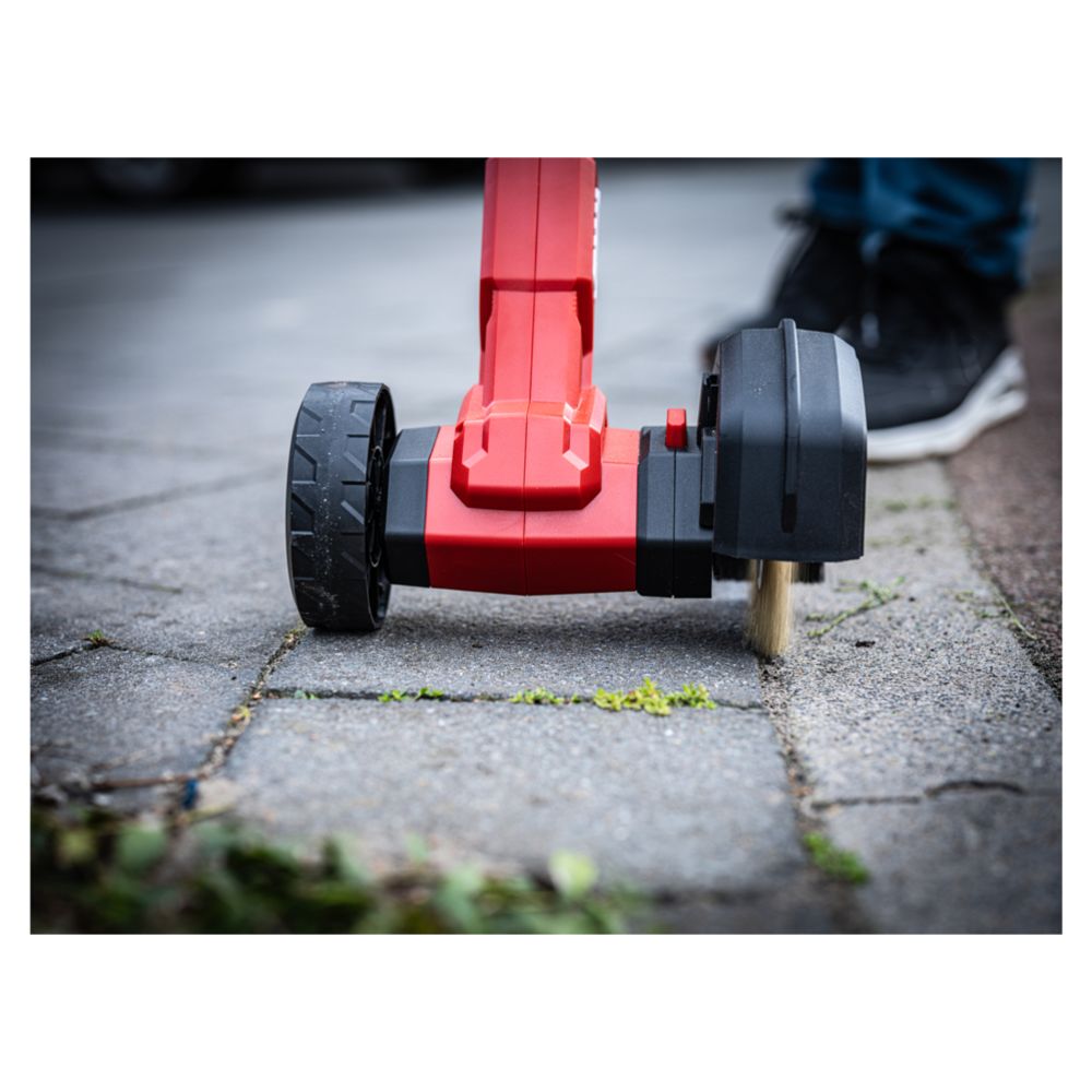 SKIL batteridriven plattrensare 0661 CA