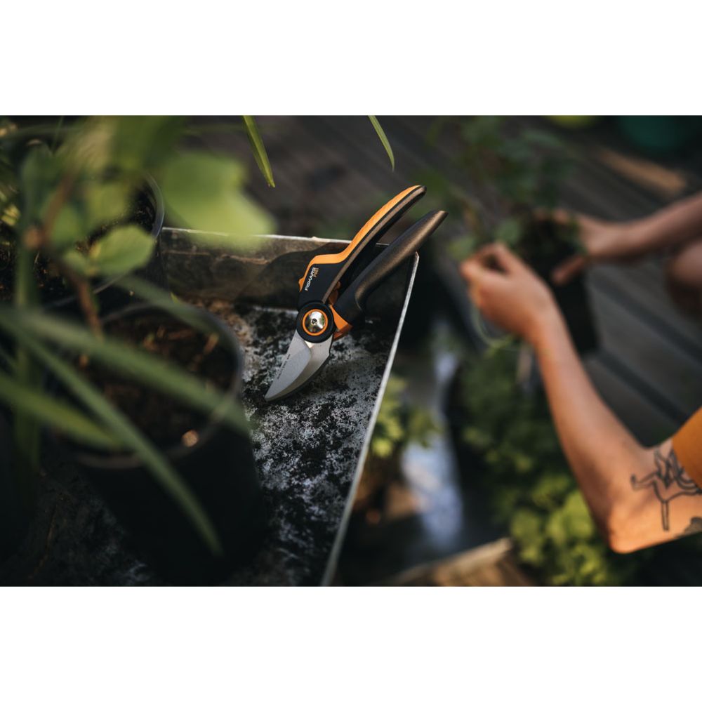 Fiskars PowerGear X sekatör med sidoskär L P961