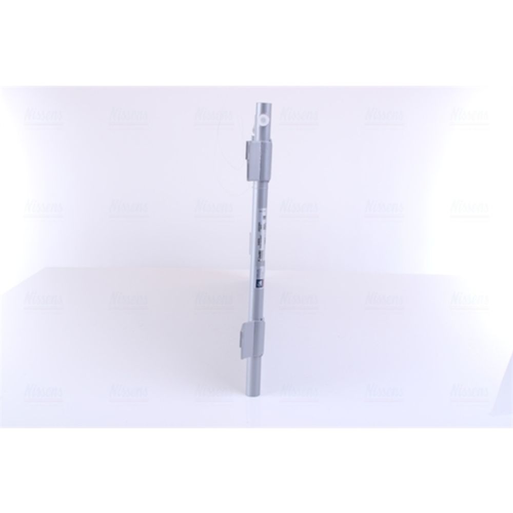 Ilmastointilaitteen lauhdutin 30-00541