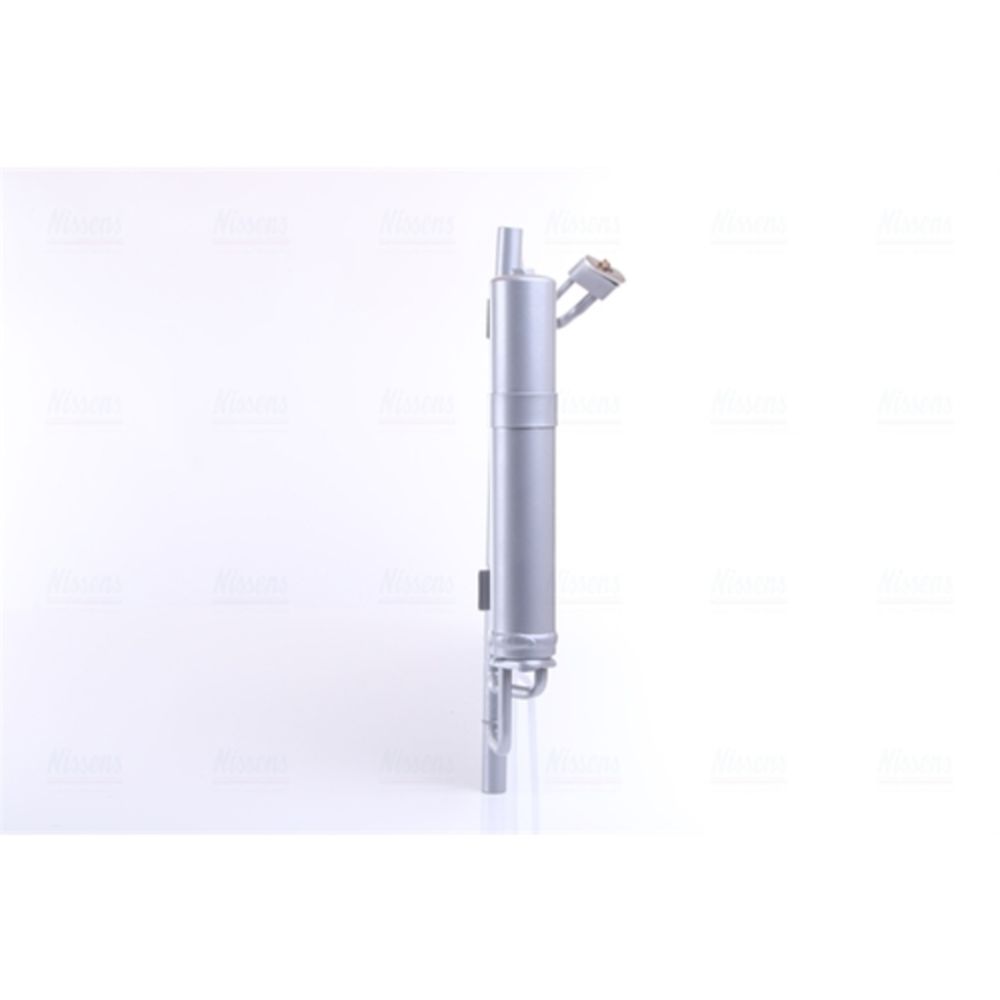 Ilmastointilaitteen lauhdutin 30-03958