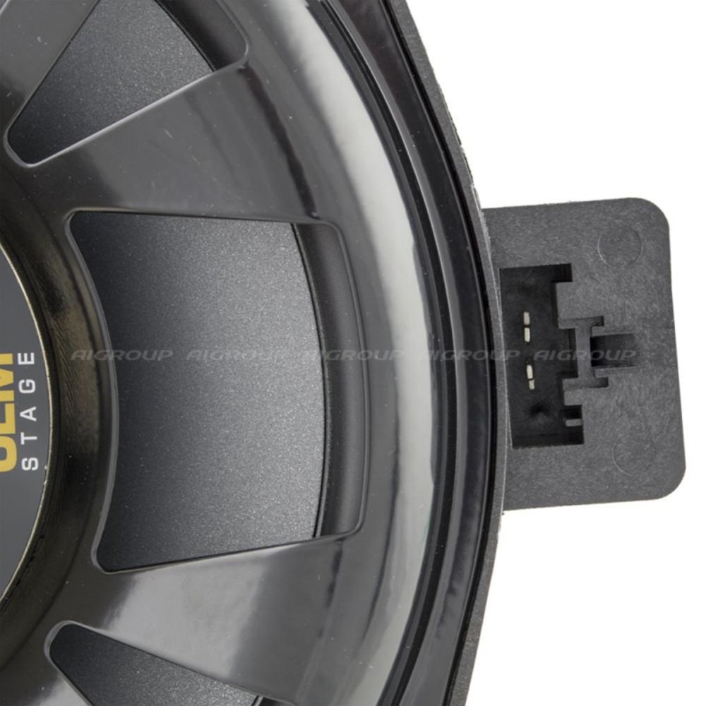 Four audio 8" BMW undersätessubwoofer