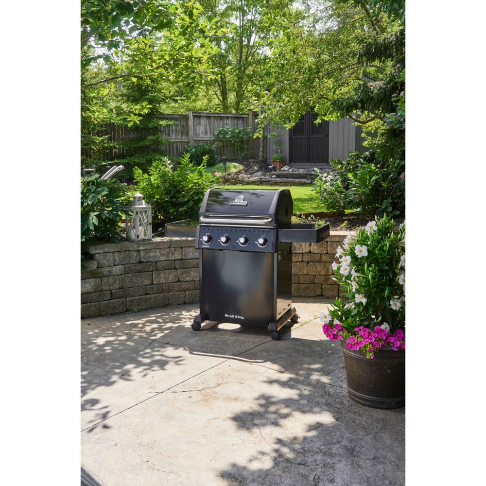 Broil King Crown 410 Shadow kaasugrilli