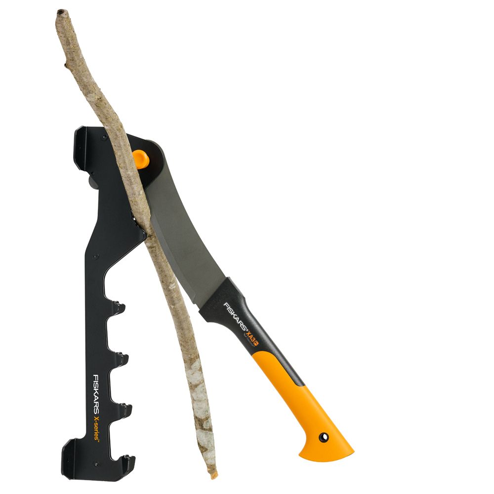 Fiskars X-Series väggmonterad vedklyv
