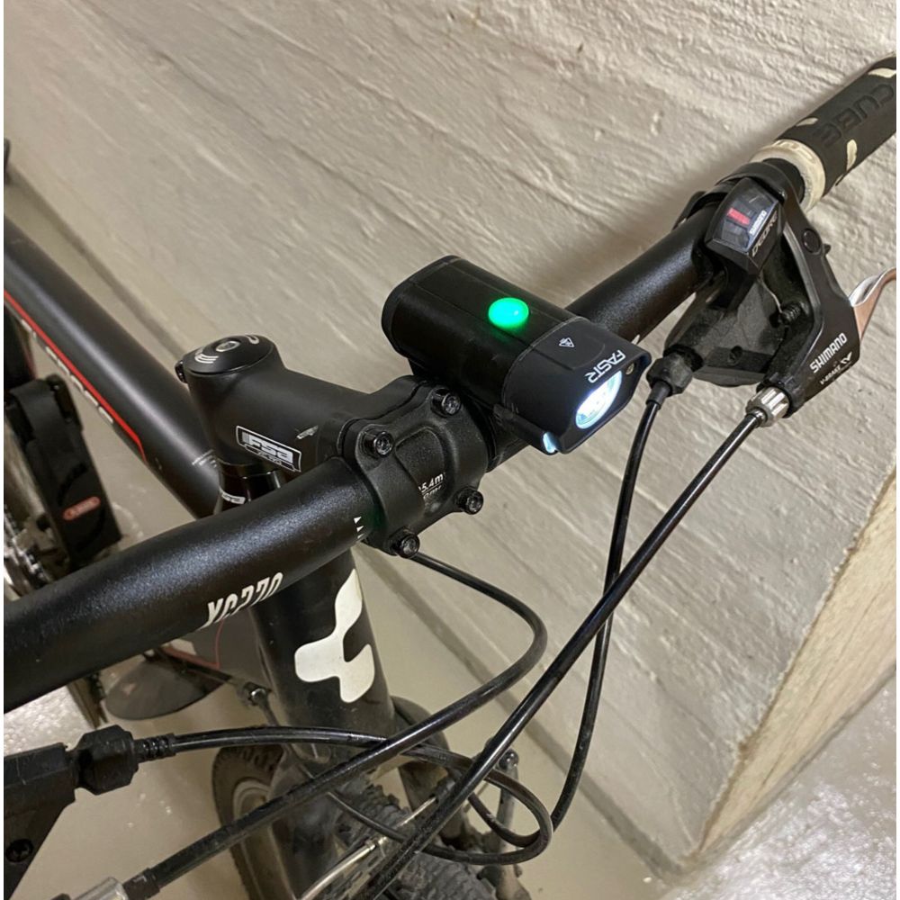 Fastr 300+10 polkupyörän USB-ladattava etuvalo ja takavalo