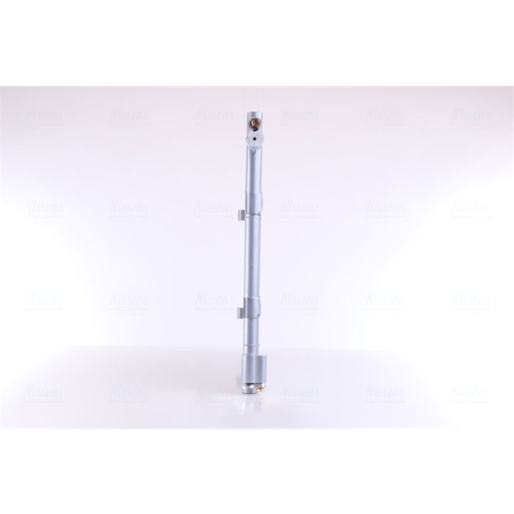 Ilmastointilaitteen lauhdutin 30-04033