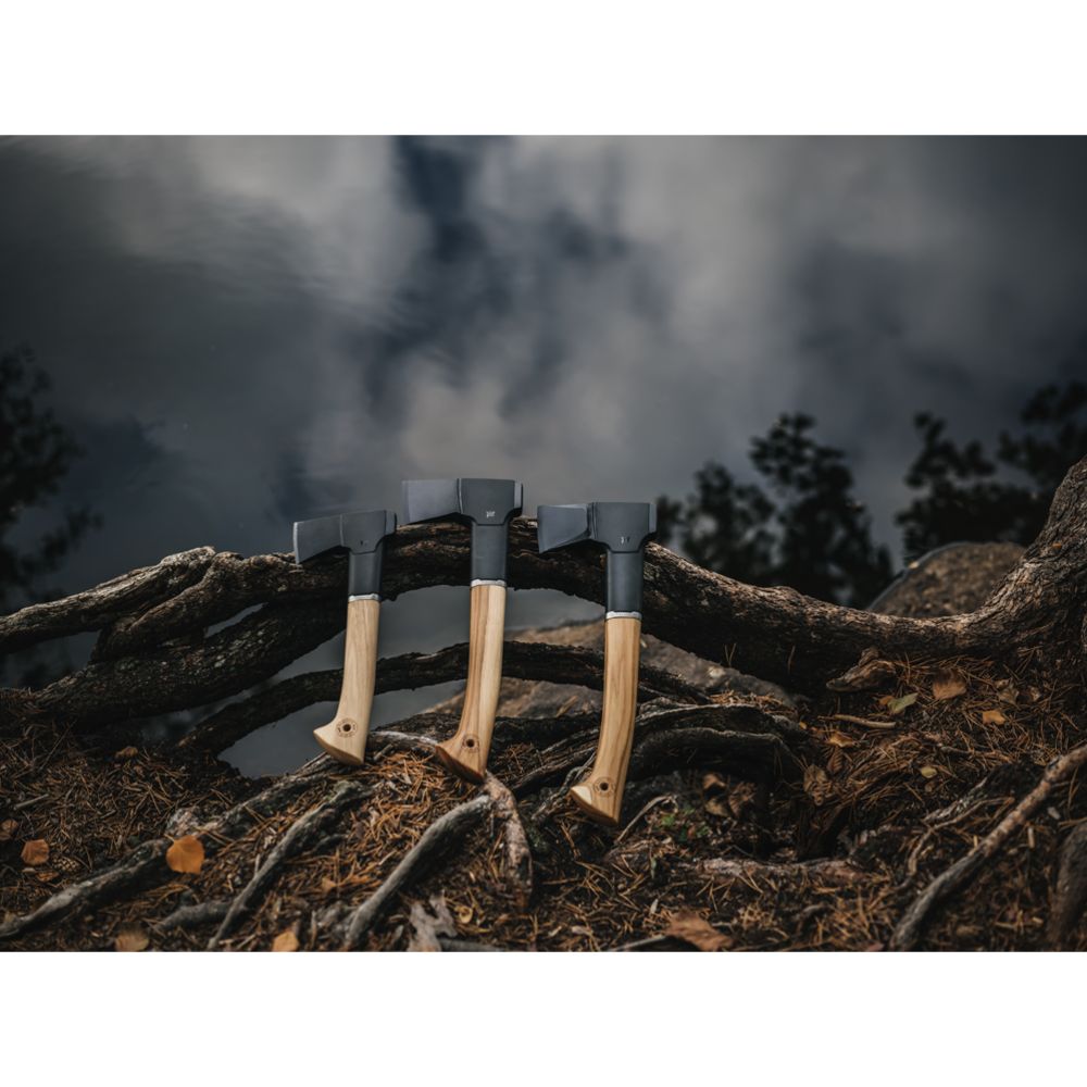 Fiskars Norden N7 matkakirves ja teritaja
