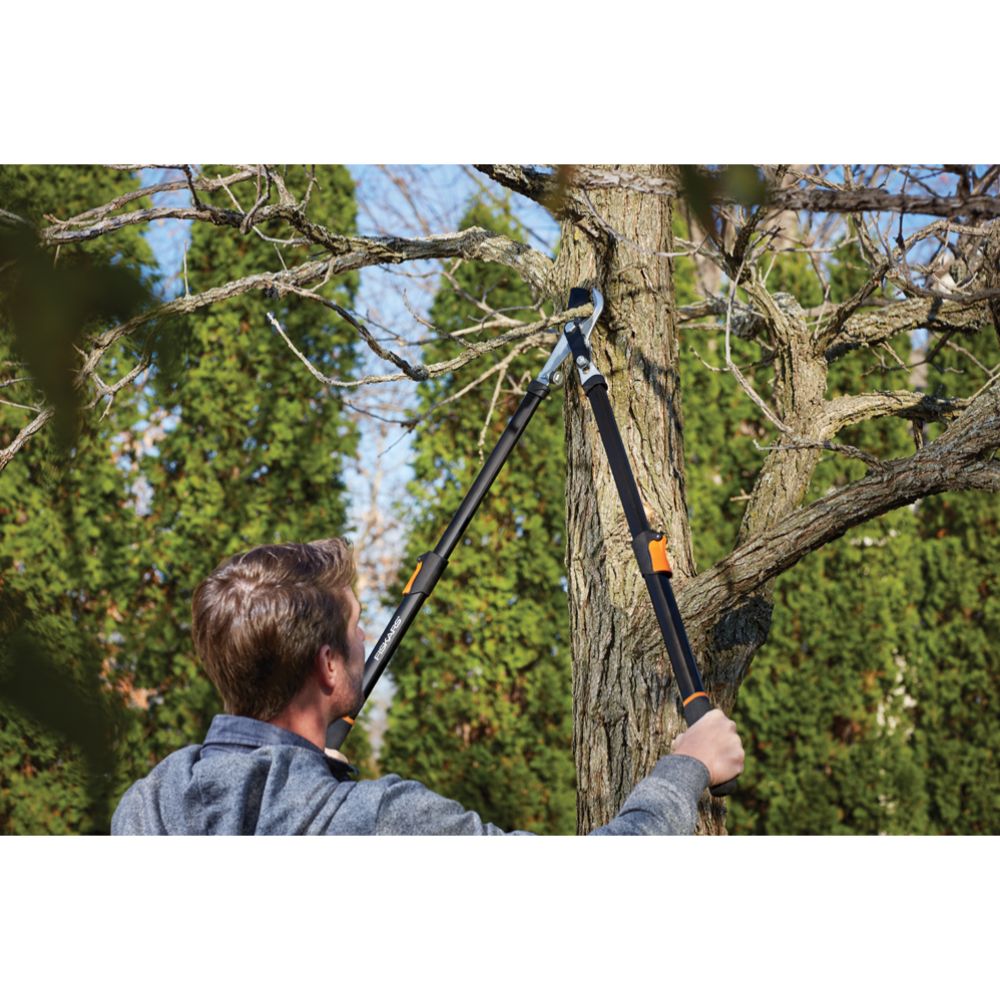 Fiskars Solid L13 teleskoopvartega oksakäärid