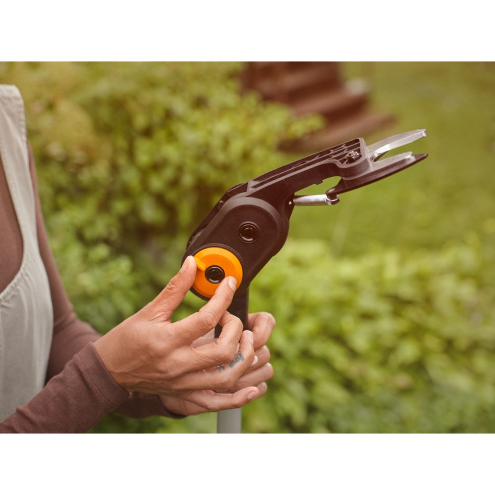 Fiskars batteridriven grensax utan batteri