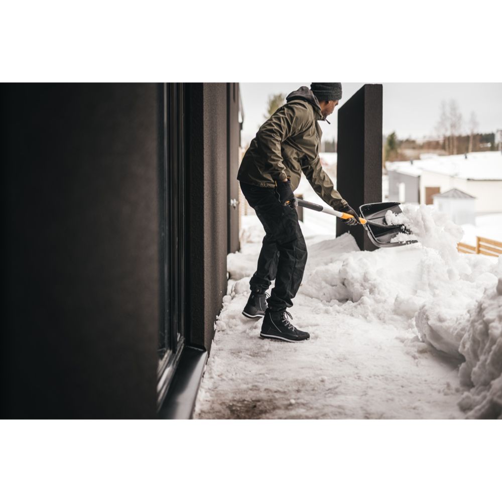 Fiskars X-series lumilapio teleskooppivarrella