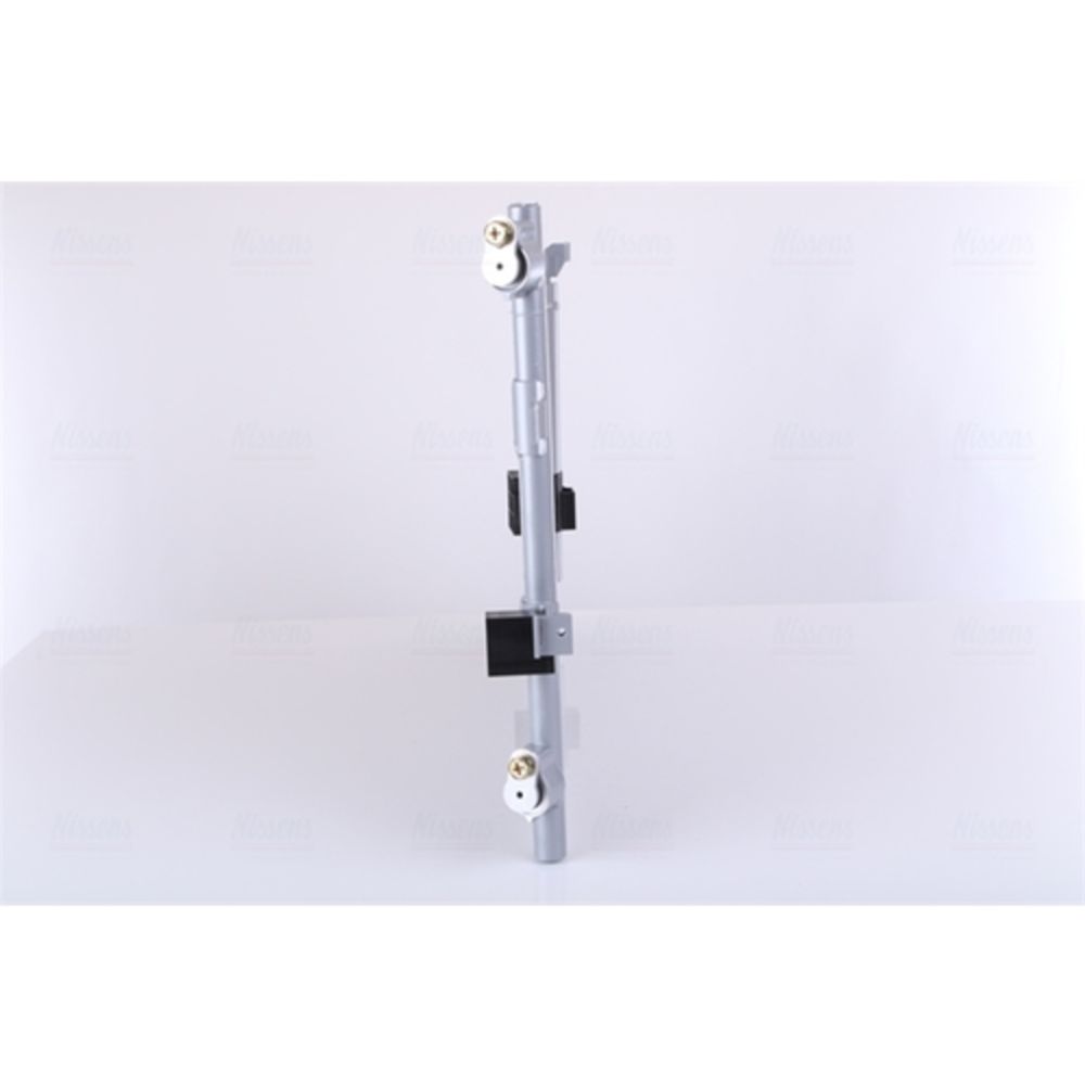 Ilmastointilaitteen lauhdutin 30-04037