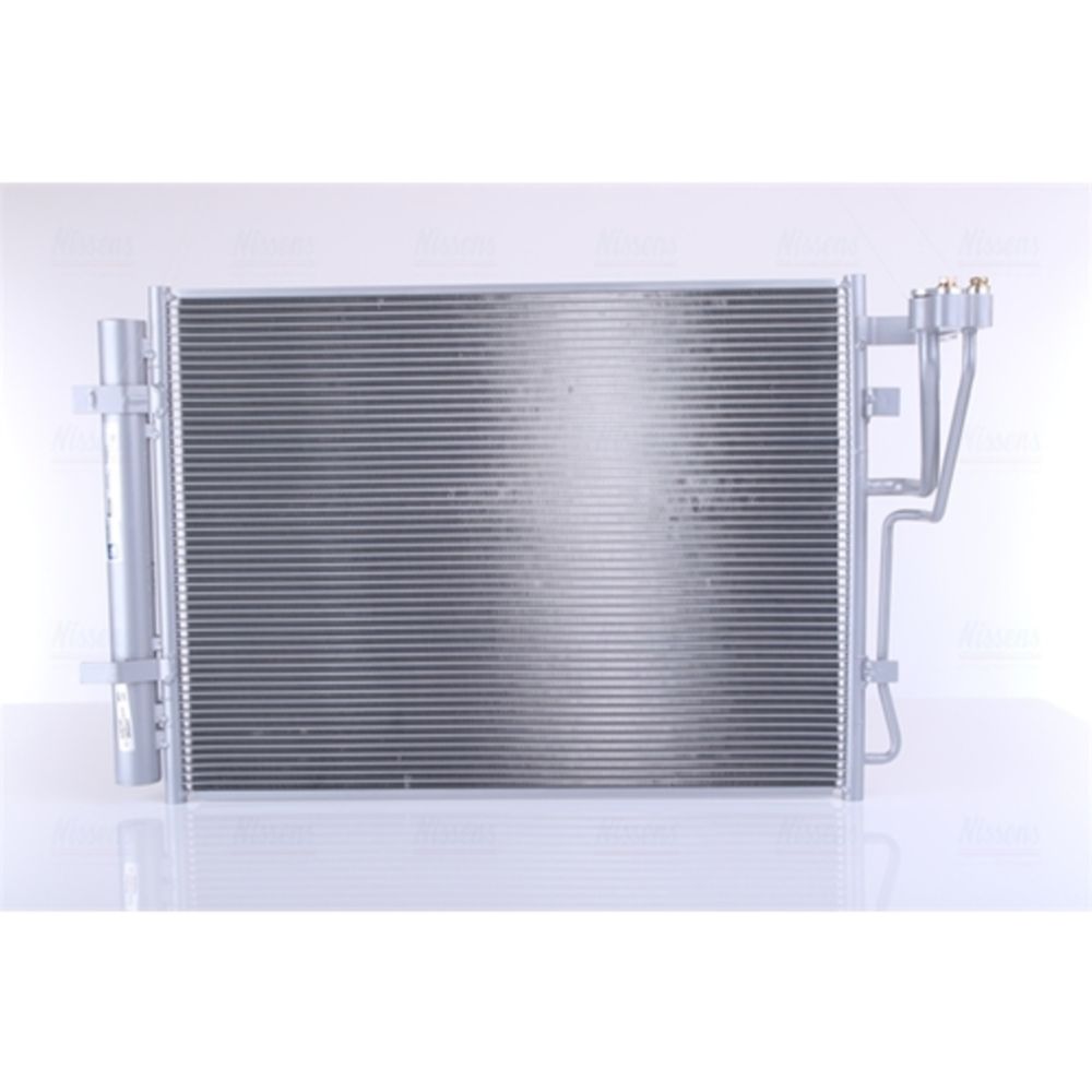 Ilmastointilaitteen lauhdutin 30-04038