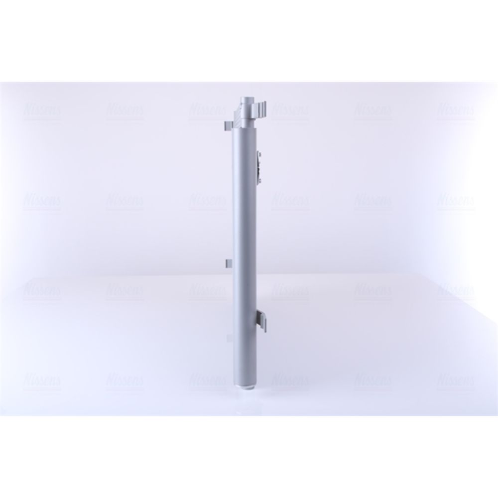 Ilmastointilaitteen lauhdutin 30-04036