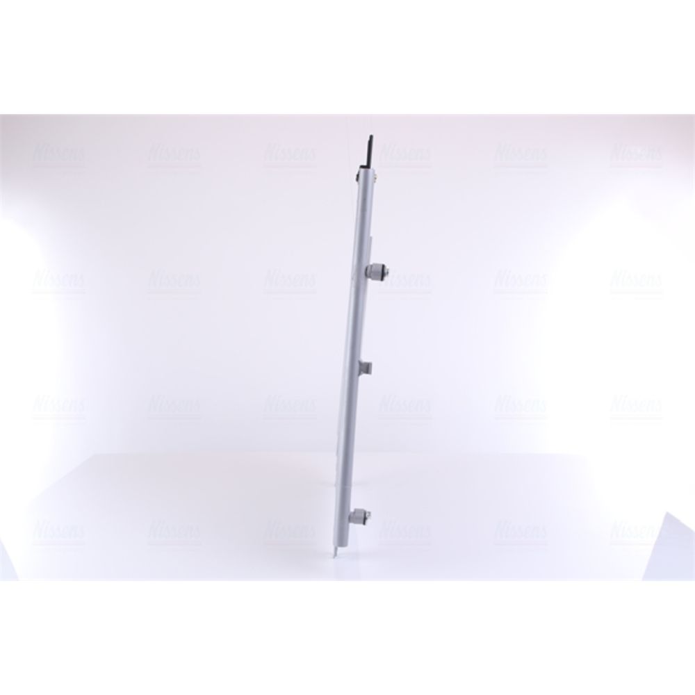 Ilmastointilaitteen lauhdutin 30-04026