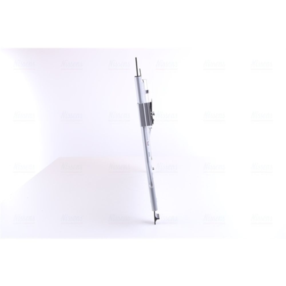 Ilmastointilaitteen lauhdutin 30-03657