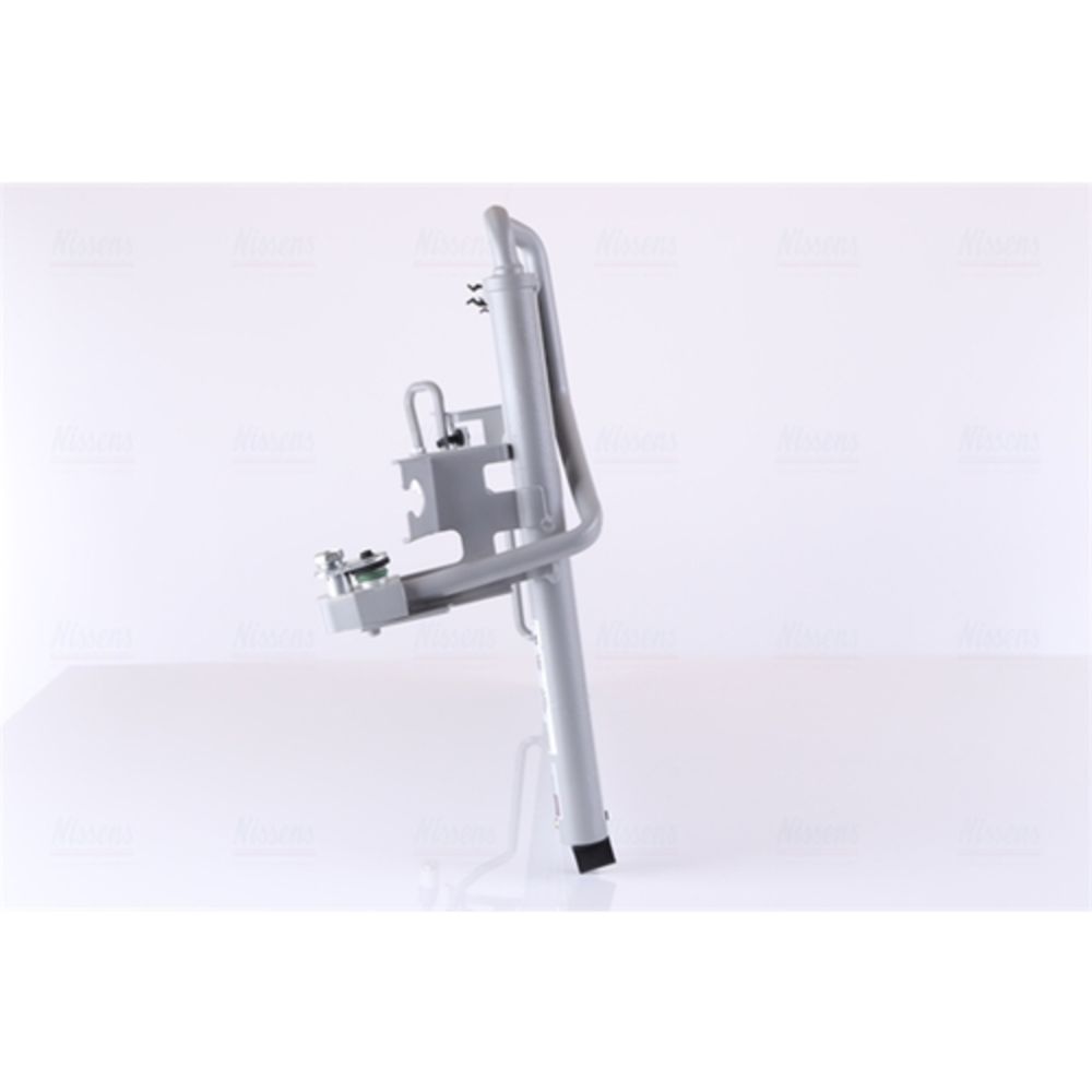 Ilmastointilaitteen lauhdutin 30-00229