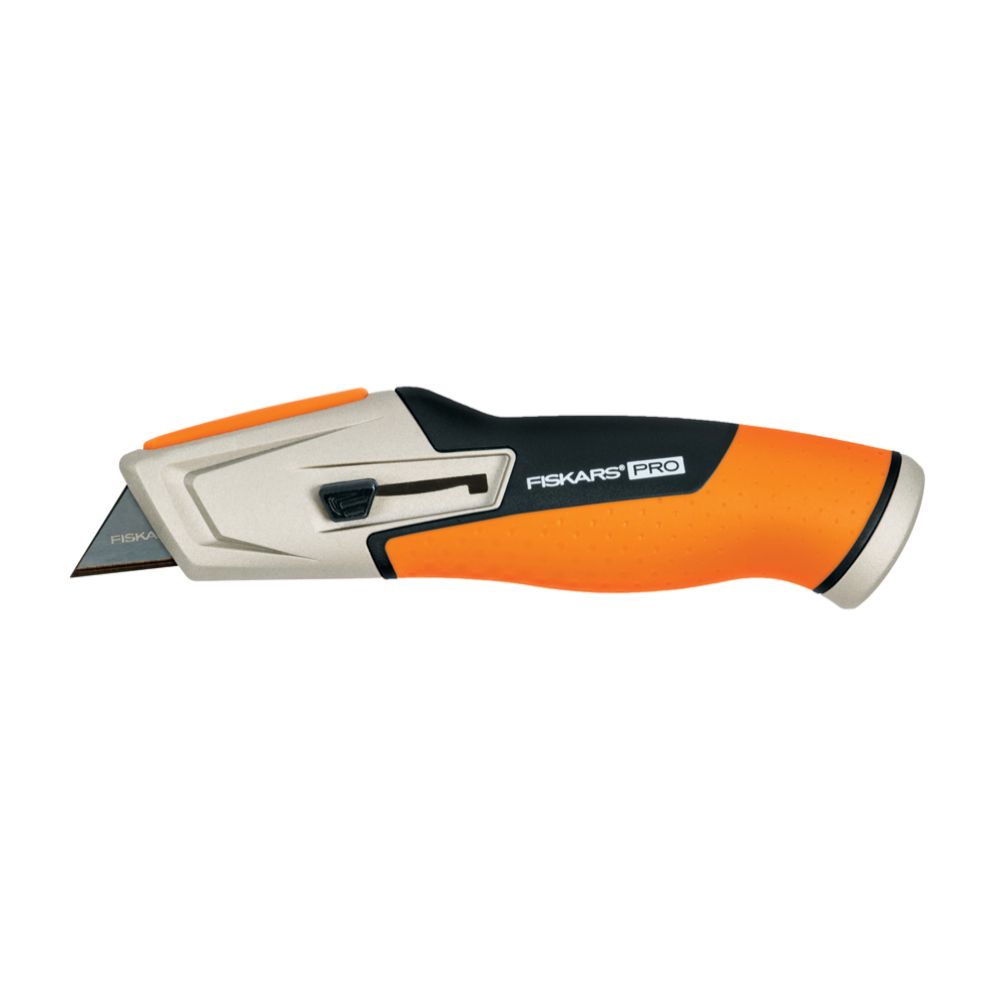 Fiskars Pro CarbonMax sissetõmmatava teraga vaibanuga