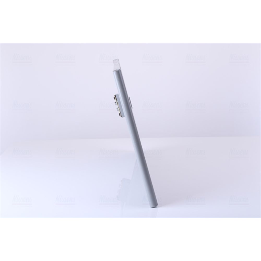 Ilmastointilaitteen lauhdutin 30-8408