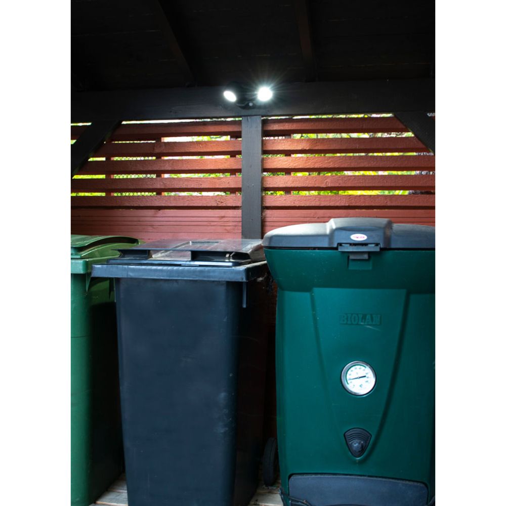 Airam LED-seinavalgusti liikumisanduriga 2 x 2 W 230 lm IP44 must