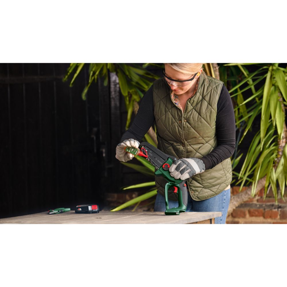 Bosch EasyChain batteridriven grensåg 18V-15-7 Solo