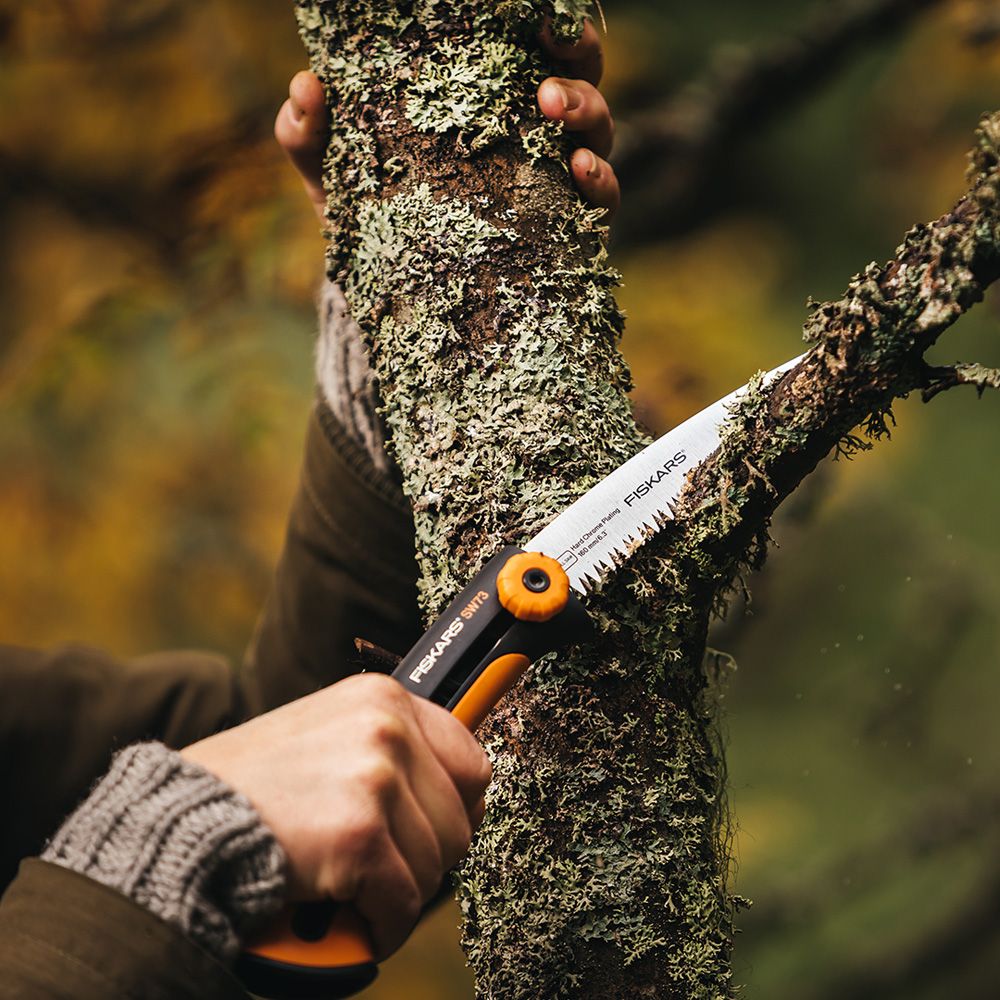 Fiskars Xtract Puutarha- ja retkisaha
