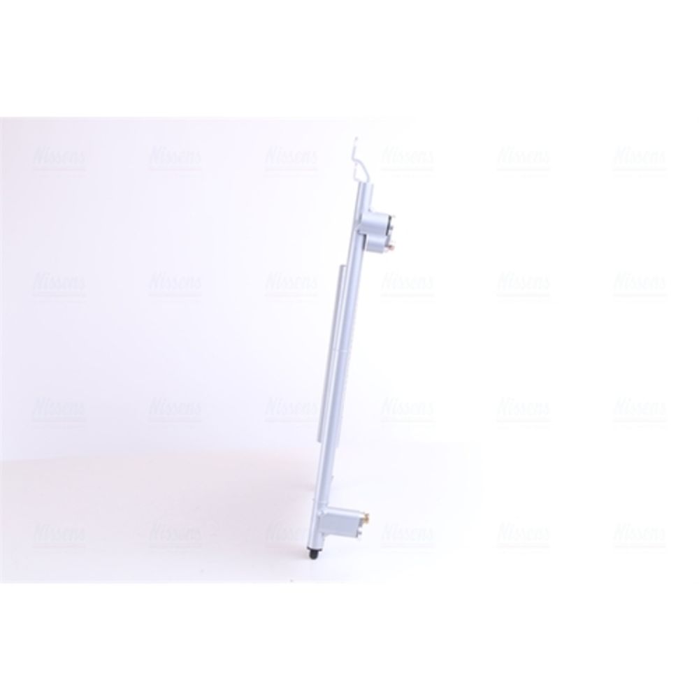 Ilmastointilaitteen lauhdutin 30-03981