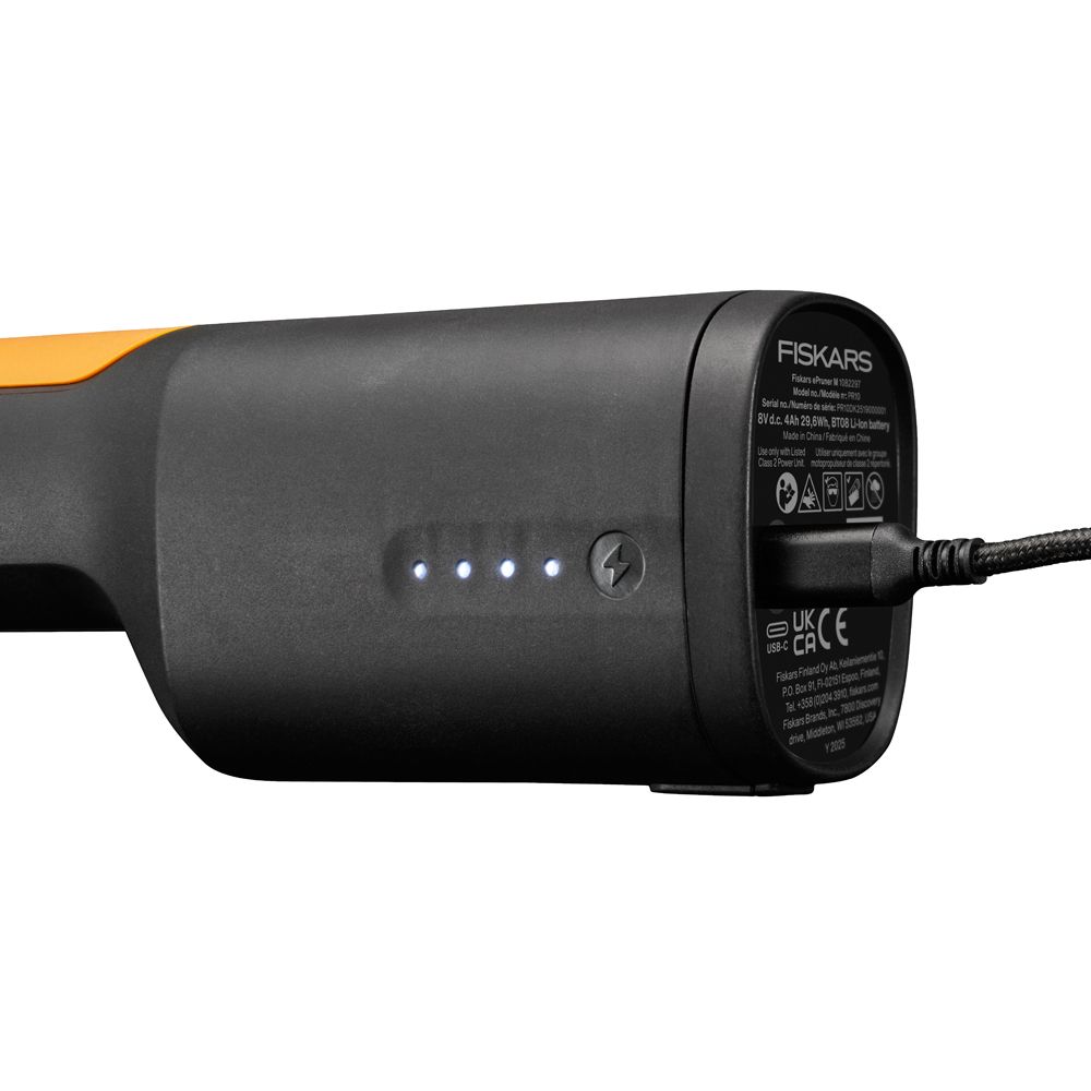 Fiskars batteridriven grensax M 8 V 4 Ah