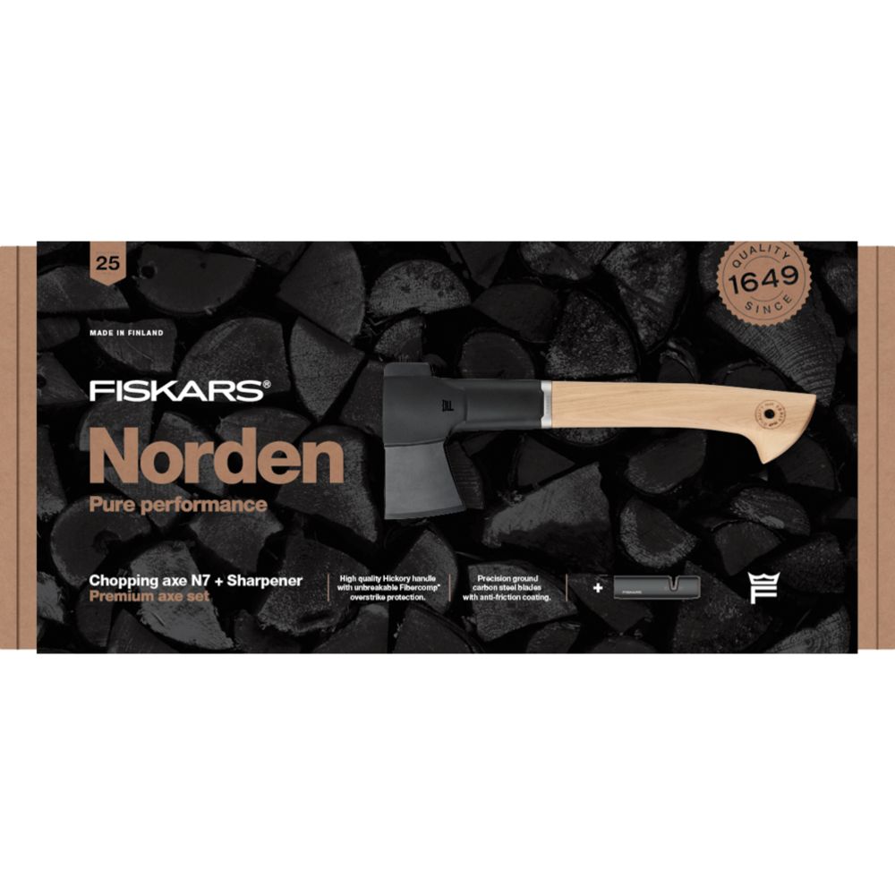 Fiskars Norden N7 matkakirves ja teritaja