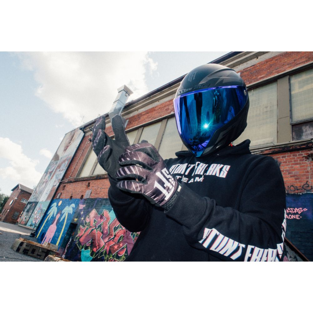 Stunt Freaks Team Flatout Blackedition moottoripyöräkypärä S