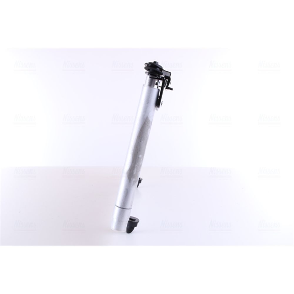 Ilmastointilaitteen lauhdutin 30-04041